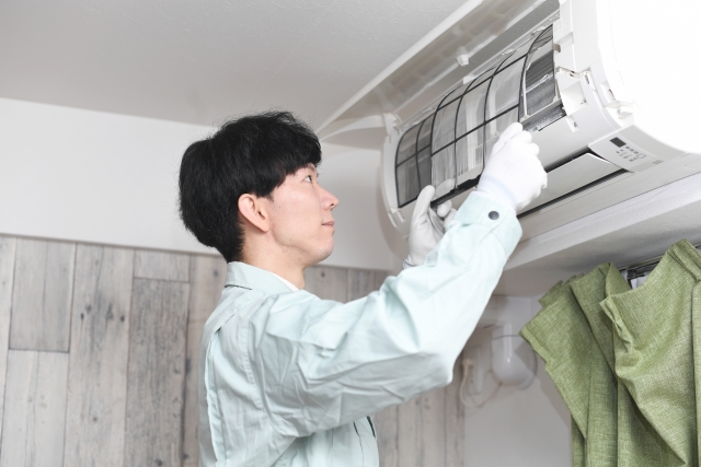 エアコンの暖房がつかないときの対処法4選